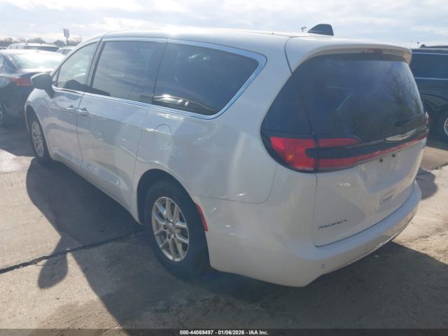 2023 CHRYSLER PACIFICA 2C4RC1BG4PR560702 Photo 2