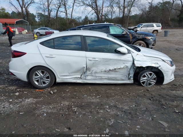 5NPD84LF2LH589819 Hyundai ELANTRA SEL