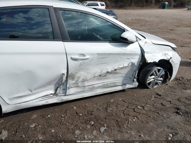 5NPD84LF2LH589819 Hyundai ELANTRA SEL