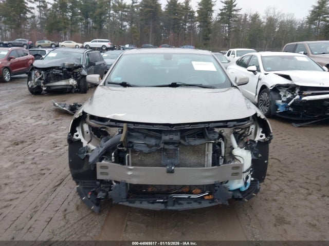 1G1ZD5ST2NF176092 Chevrolet Malibu Fwd Lt