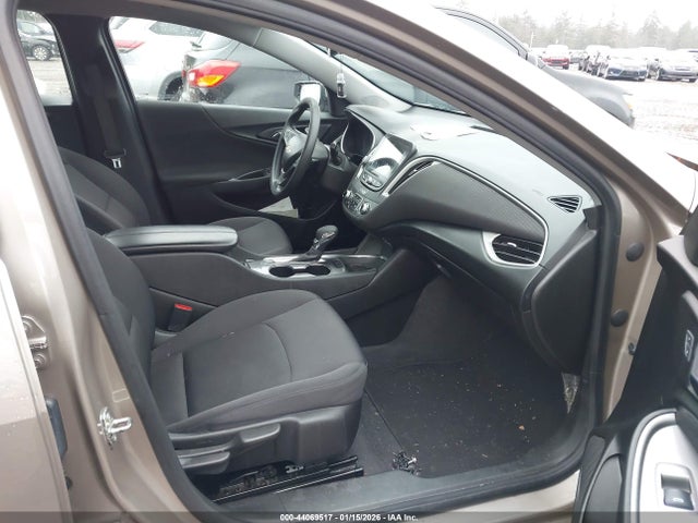 1G1ZD5ST2NF176092 Chevrolet Malibu Fwd Lt
