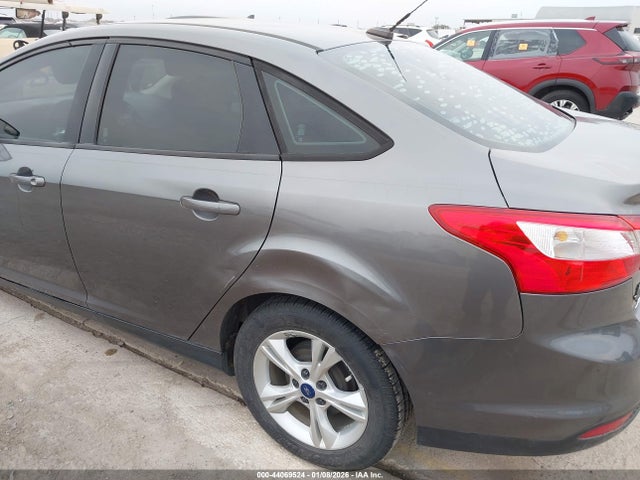 Ford FOCUS SE 2014 1FADP3F21EL413029 Image 17