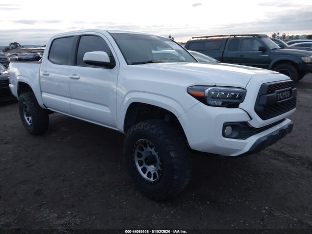 3TMAZ5CN3GM020460 Toyota Tacoma Sr5 V6