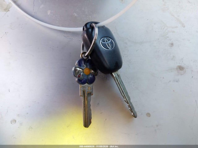 5TDZKRFH3GS135855 Toyota Highlander Le V6