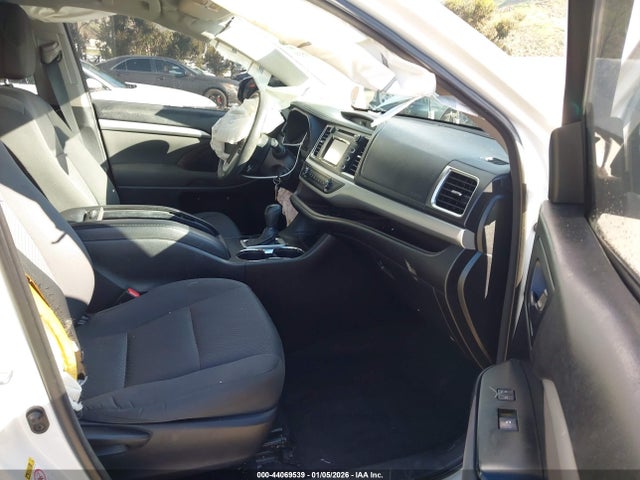5TDZKRFH3GS135855 Toyota Highlander Le V6