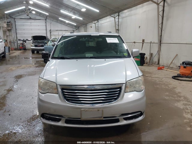 2011 Chrysler Town & Country Touring მანქანა იყიდება აუქციონზე, vin: 2A4RR5DG2BR704074, აუქციონის ნომერი: 44069550