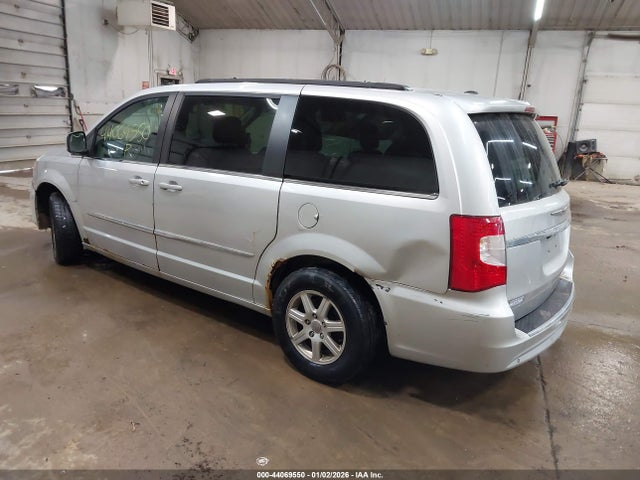 2011 Chrysler Town & Country Touring მანქანა იყიდება აუქციონზე, vin: 2A4RR5DG2BR704074, აუქციონის ნომერი: 44069550