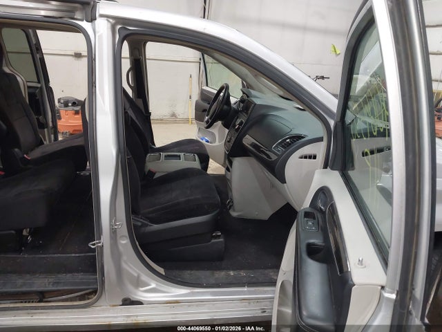 2011 Chrysler Town & Country Touring მანქანა იყიდება აუქციონზე, vin: 2A4RR5DG2BR704074, აუქციონის ნომერი: 44069550