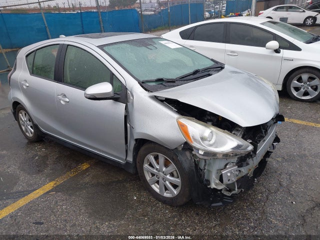 Продаж на аукціоні авто 2017 Toyota Prius C Three, vin: JTDKDTB34H1593390, номер лоту: 44069553
