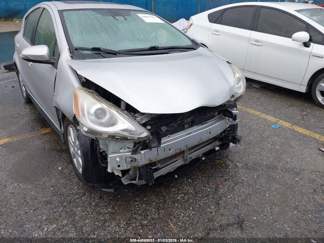 Продаж на аукціоні авто 2017 Toyota Prius C Three, vin: JTDKDTB34H1593390, номер лоту: 44069553