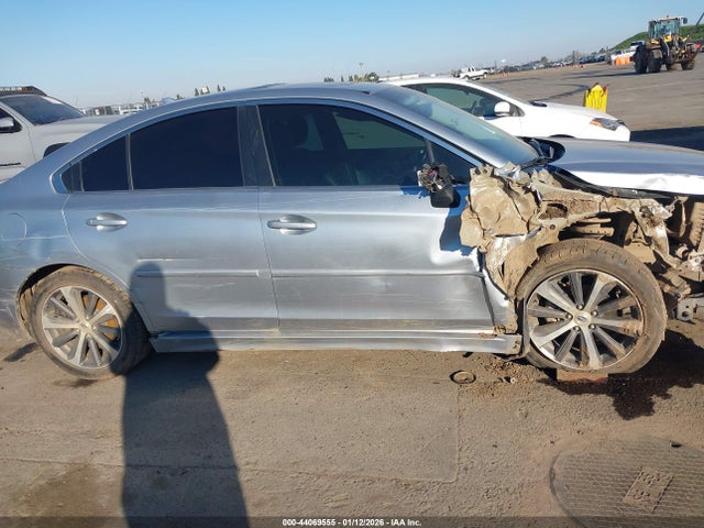 4S3BNAN69G3028613 Subaru Legacy 2.5i Limited