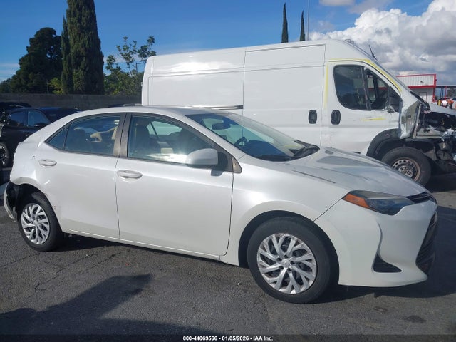 5YFBURHE0HP726671 Toyota COROLLA LE