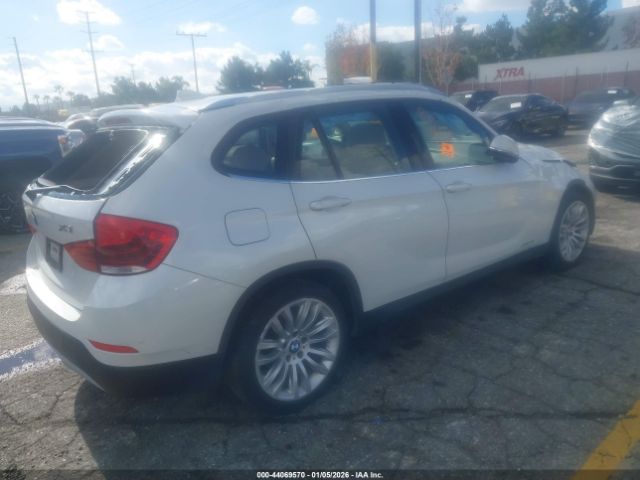 2015 BMW X1 WBAVM1C50FV498006 Photo 3