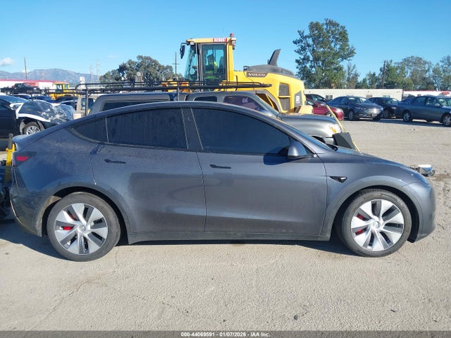 7SAYGDEF1PF958212 Tesla Model Y Performance Dual Motor All-wheel Drive