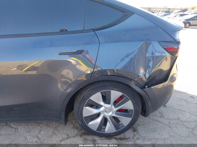 7SAYGDEF1PF958212 Tesla Model Y Performance Dual Motor All-wheel Drive