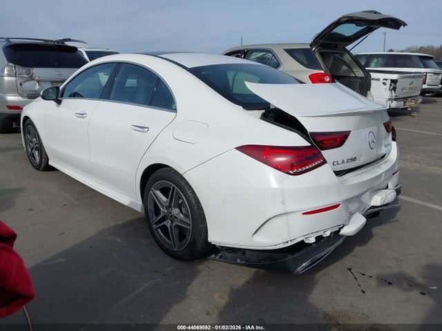 2022 MERCEDES-BENZ CLA 250 COUPE W1K5J4HB3NN314743 Photo 2