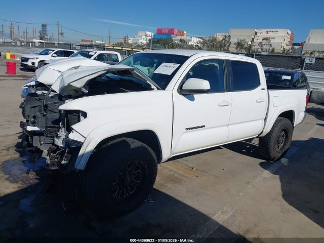 5TFAX5GN0HX101945 Toyota Tacoma Sr5