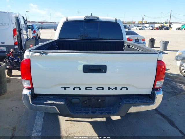 5TFAX5GN0HX101945 Toyota Tacoma Sr5