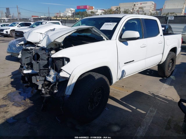 5TFAX5GN0HX101945 Toyota Tacoma Sr5