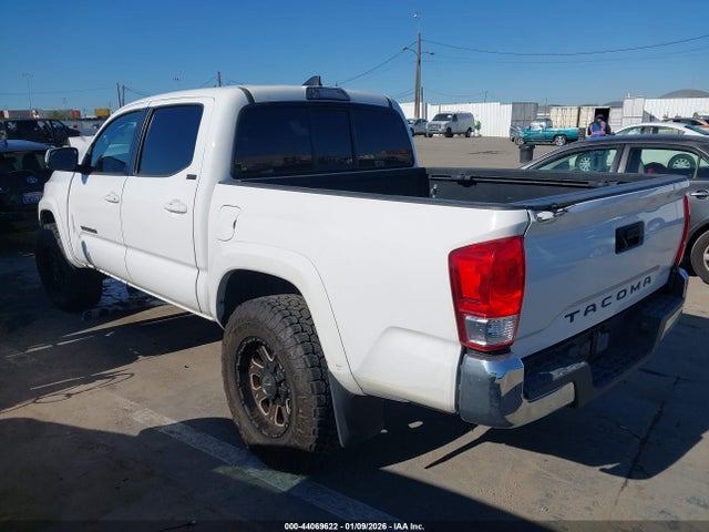 5TFAX5GN0HX101945 Toyota Tacoma Sr5