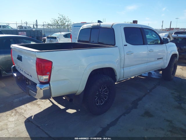 5TFAX5GN0HX101945 Toyota Tacoma Sr5