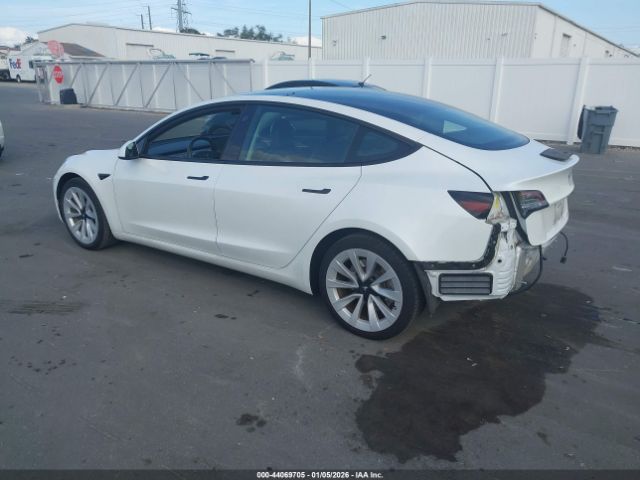 2022 TESLA MODEL 3 5YJ3E1EAXNF318139 Photo 2