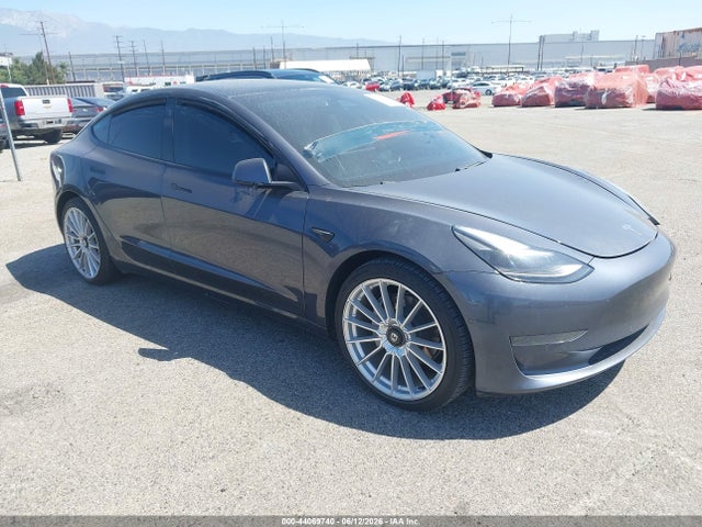 2021 Tesla Model 3 Standard Range Plus Rear-wheel Drive მანქანა იყიდება აუქციონზე, vin: 5YJ3E1EA4MF867561, აუქციონის ნომერი: 44069740