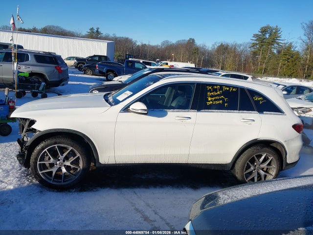 2021 Mercedes-benz Glc 300 4matic Suv მანქანა იყიდება აუქციონზე, vin: W1N0G8EB2MF874995, აუქციონის ნომერი: 44069754