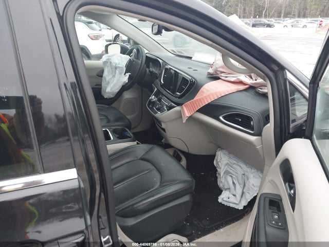 Aukcja sprzedaży 2023 Chrysler Pacifica Touring L, vin: 2C4RC1BG7PR570947, numer aukcji: 44069786