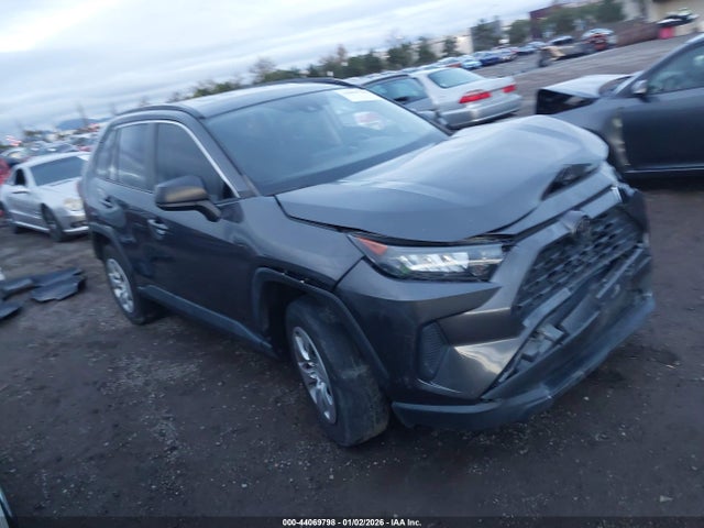 Toyota RAV4 LE 2021 2T3H1RFV4MW143025 головне зображення