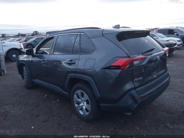 Toyota RAV4 LE 2021 2T3H1RFV4MW143025 Image 3