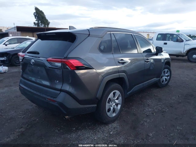 Toyota RAV4 LE 2021 2T3H1RFV4MW143025 Image 4
