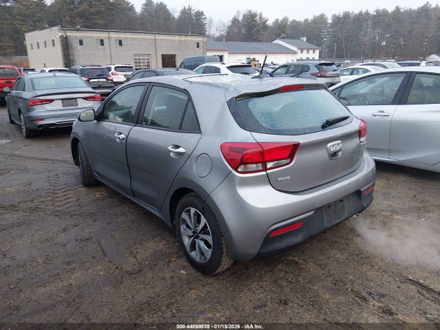 3KPA25AD1PE629555 KIA Rio 5-door S