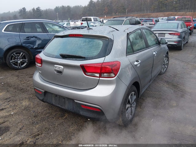 3KPA25AD1PE629555 KIA Rio 5-door S