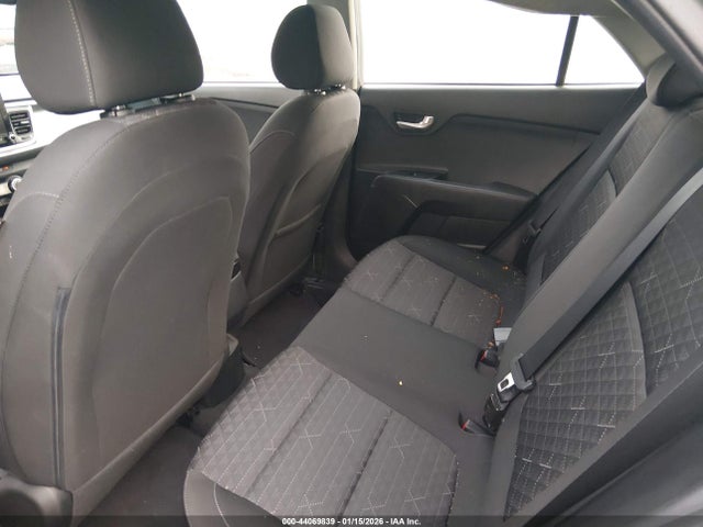 3KPA25AD1PE629555 KIA Rio 5-door S
