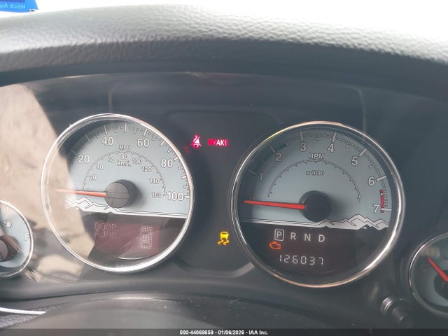 1C4HJWEG4EL214584 Jeep Wrangler Unlimited Polar Edition