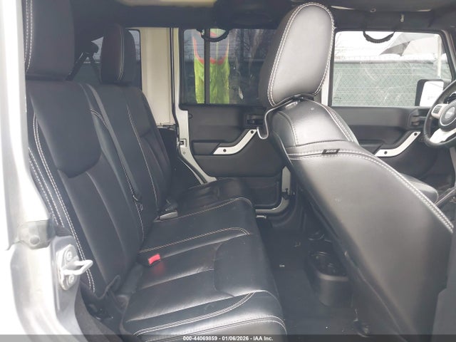 1C4HJWEG4EL214584 Jeep Wrangler Unlimited Polar Edition
