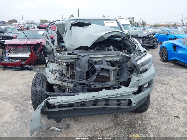 3TMBZ5DN8NM033799 Toyota Tacoma Trd Sport
