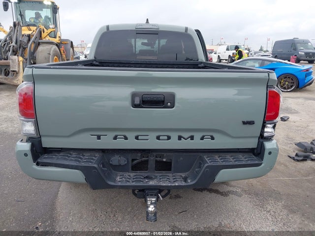 3TMBZ5DN8NM033799 Toyota Tacoma Trd Sport