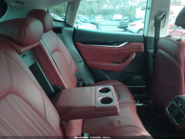 2022 MASERATI LEVANTE ZN661XUA8NX402686 Photo 7