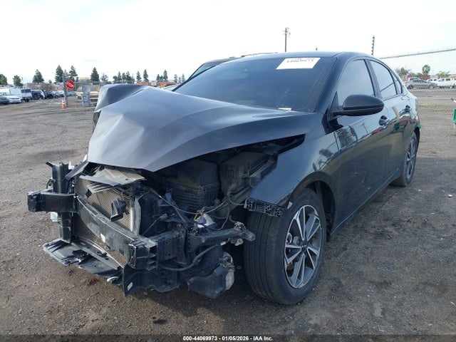 KIA Forte Lxs 2023 3KPF24AD9PE587717 Image 2