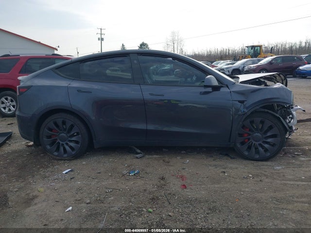 7SAYGDEF5RA330539 Tesla Model Y Performance Dual Motor All-wheel Drive