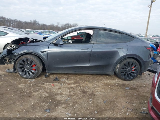 7SAYGDEF5RA330539 Tesla Model Y Performance Dual Motor All-wheel Drive