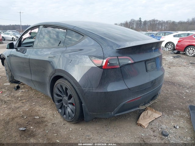 2024 TESLA MODEL Y 7SAYGDEF5RA330539 Photo 2