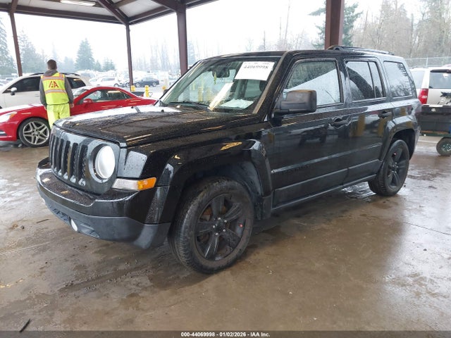 1C4NJPBA4FD264003 Jeep Patriot Altitude Edition