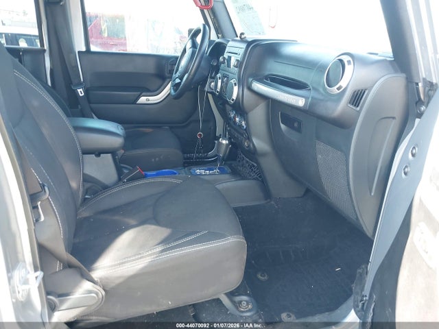 2015 JEEP WRANGLER UNLIMITED 1C4BJWFG6FL604124 Photo 4