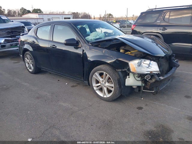 44070110 :رقم المزاد ، 1B3BD1FG1BN593608 vin ، 2011 Dodge Avenger Mainstreet مزاد بيع