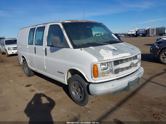 44070137 :رقم المزاد ، 1GCGG25RXX1076052 vin ، 1999 Chevrolet Express مزاد بيع