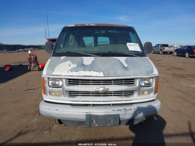 44070137 :رقم المزاد ، 1GCGG25RXX1076052 vin ، 1999 Chevrolet Express مزاد بيع