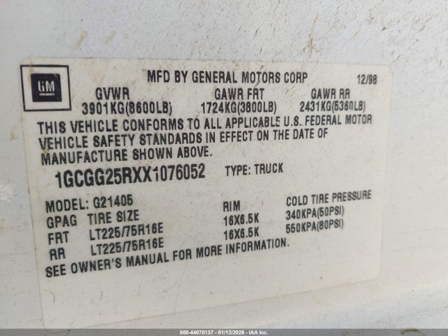 44070137 :رقم المزاد ، 1GCGG25RXX1076052 vin ، 1999 Chevrolet Express مزاد بيع